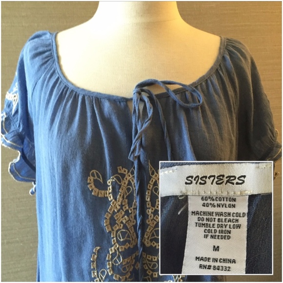 Blue top with embroidery. Size: M - Picture 3 of 8